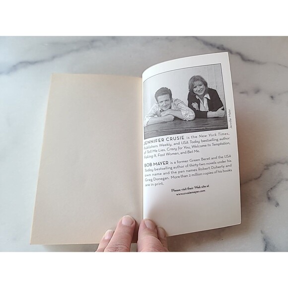 Don't Look Down by Bob Mayer and Jennifer Crusie (2007, Mass Market) - Picture 8 of 10